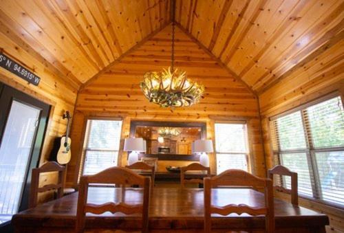 4Br/3Bth Family Cabin With A Hot Tub, Sleeps 14 Broken Bow Esterno foto
